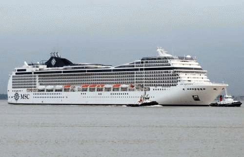 El MSC MAGNIFICA es el nuevo buque de MSC Cruceros recién inaugurado en Marzo de 2010 (En la imagen vemos al buque aún en construcción en Saint Nazaire -Francia-) MSC MAGNIFICA Cruceros Mediterraneo NUEVO BARCO MSC CRUCEROS
